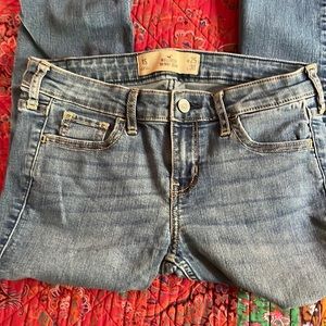 Hollister Skinny Jeans Medium Wash Size 1